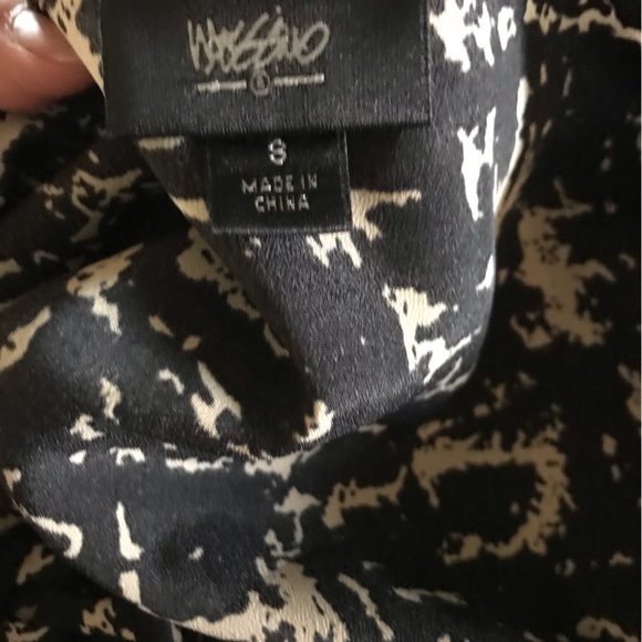 ‼️Mix and Match 3 items for $5‼️ Women’s size 8 black dress with pockets - Picture 2 of 3